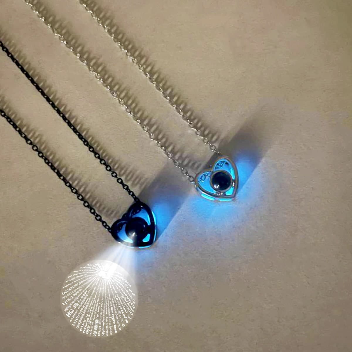 2pcs/Set Couples Glow dans le collier charmant de chaîne en acier inoxydable sombre creux de coeur incrusté de perles de projection Cadeau de la